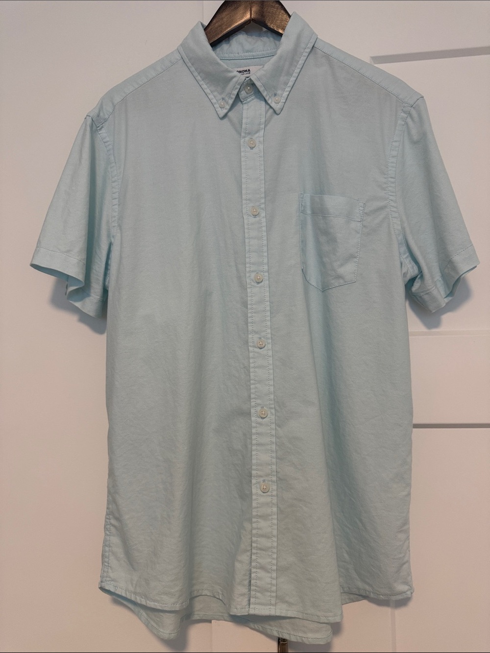 Sonoma Light Blue Short-Sleeve Button-Down Shirt. L. PTP 23”. Length 31”